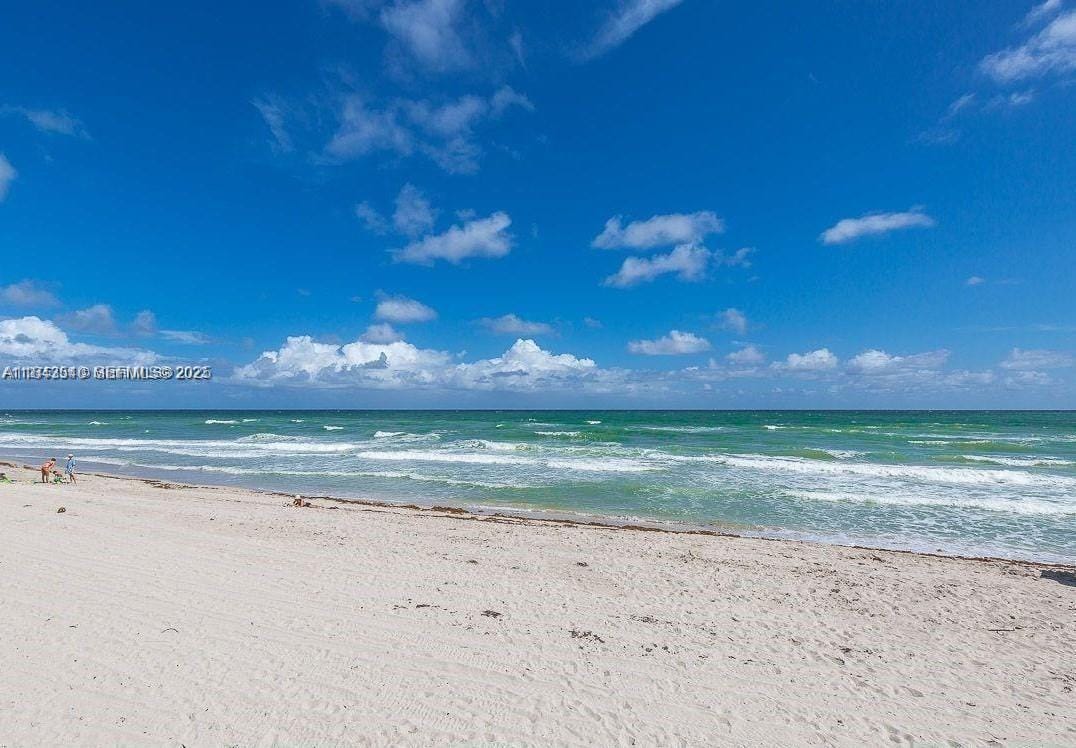 3725 S Ocean Drive 415 — photo 4