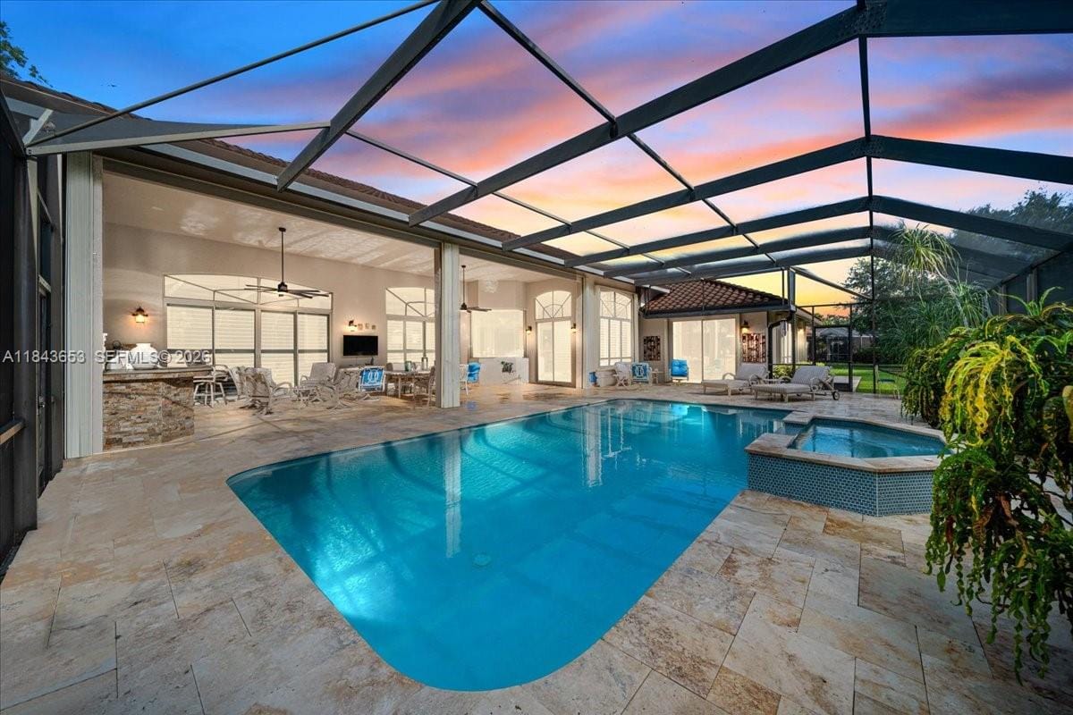 125 Dockside Circle, Weston, FL 33327