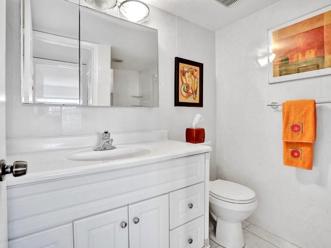 298 Burgundy G, Delray Beach, FL 33484 photo 21