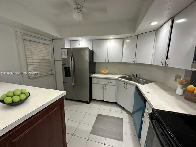 3280 Spanish Moss Terrace 213, sold in Garden Lakes Of Inverrary, Lauderhill, FL