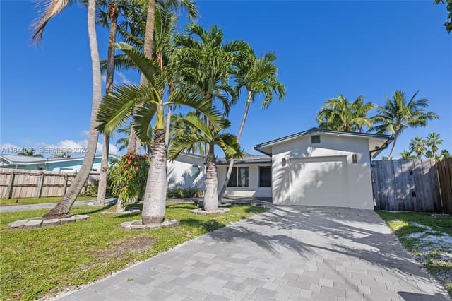 1709 SW 5th Place, sold in Gill Isles, Fort Lauderdale, FL