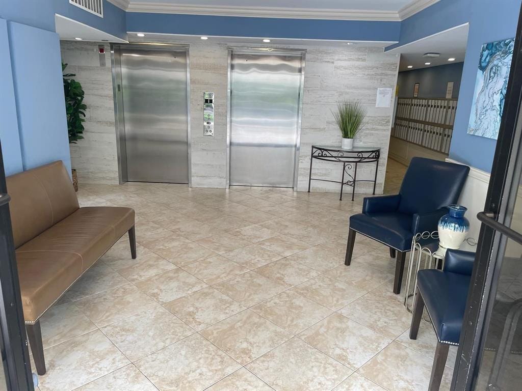 3520 Oaks Way 204 — photo 3
