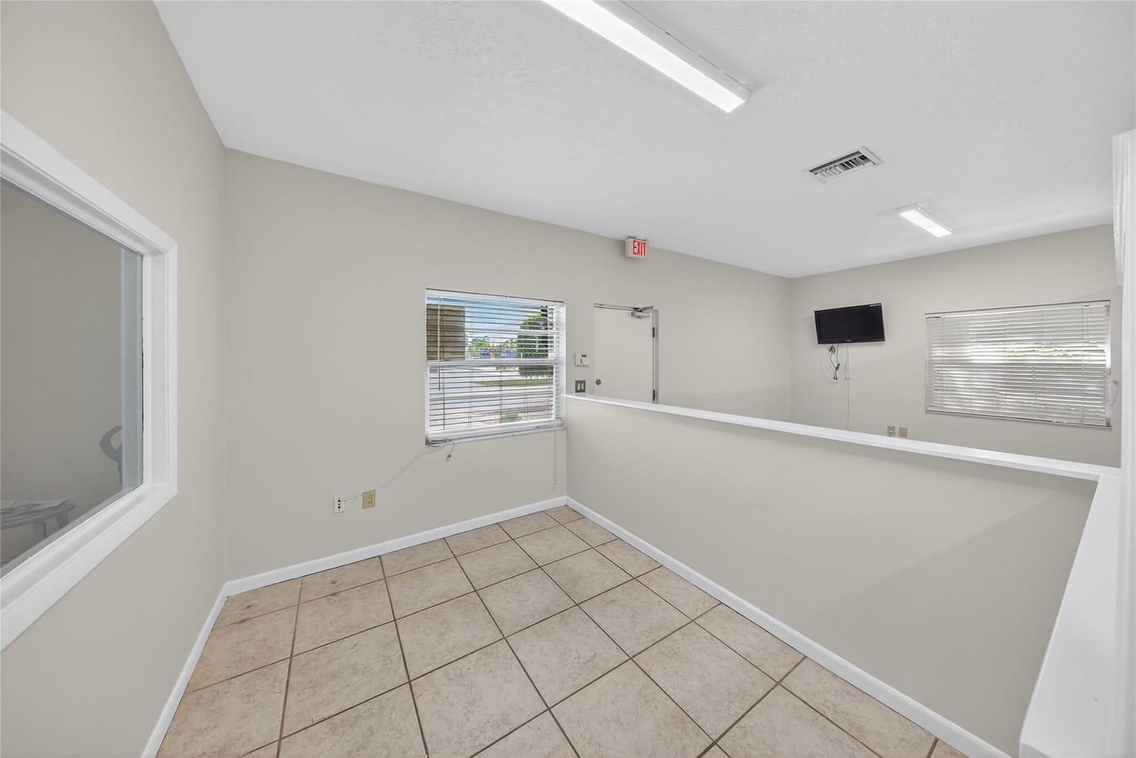 2520 N Dixie Highway — photo 6