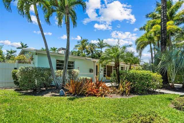 922 N 13th Terrace, sold in Country Club Homes, Hollywood, FL