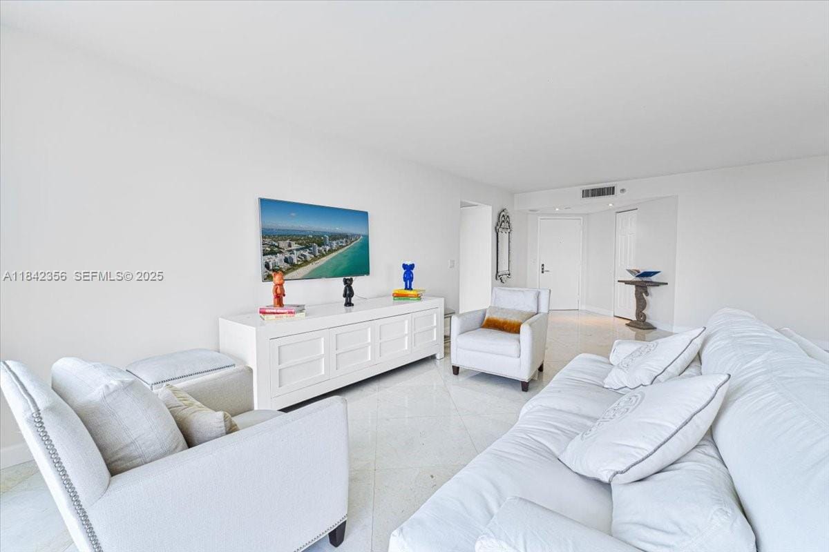 3500 Mystic Pointe Drive 2101 — photo 5