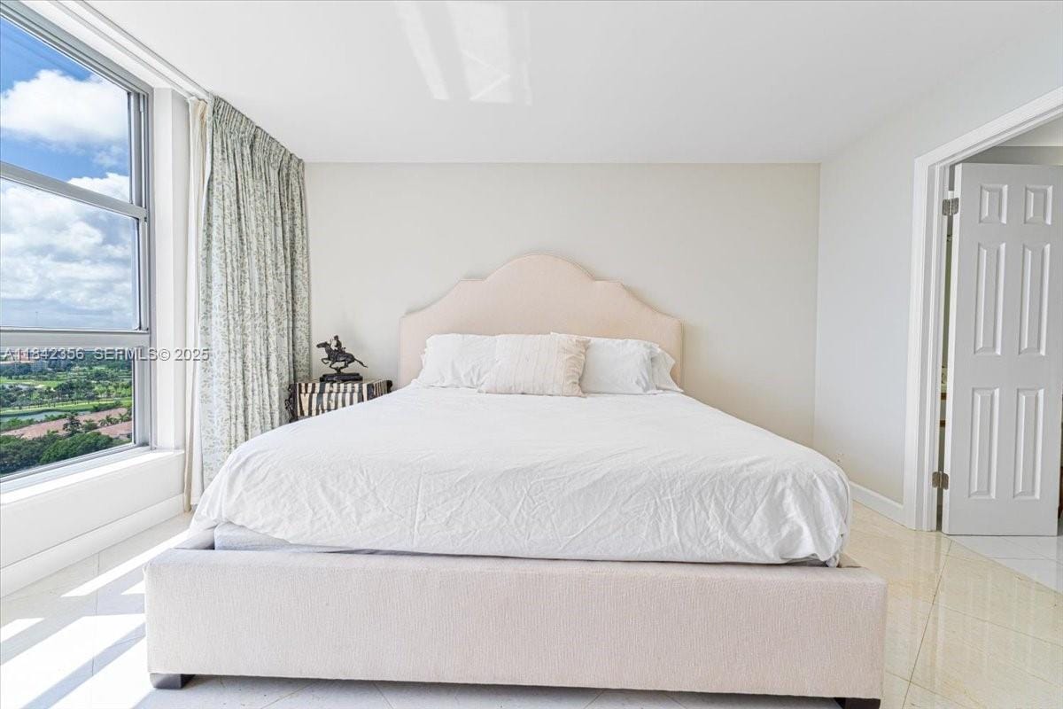 3500 Mystic Pointe Drive 2101 — photo 9