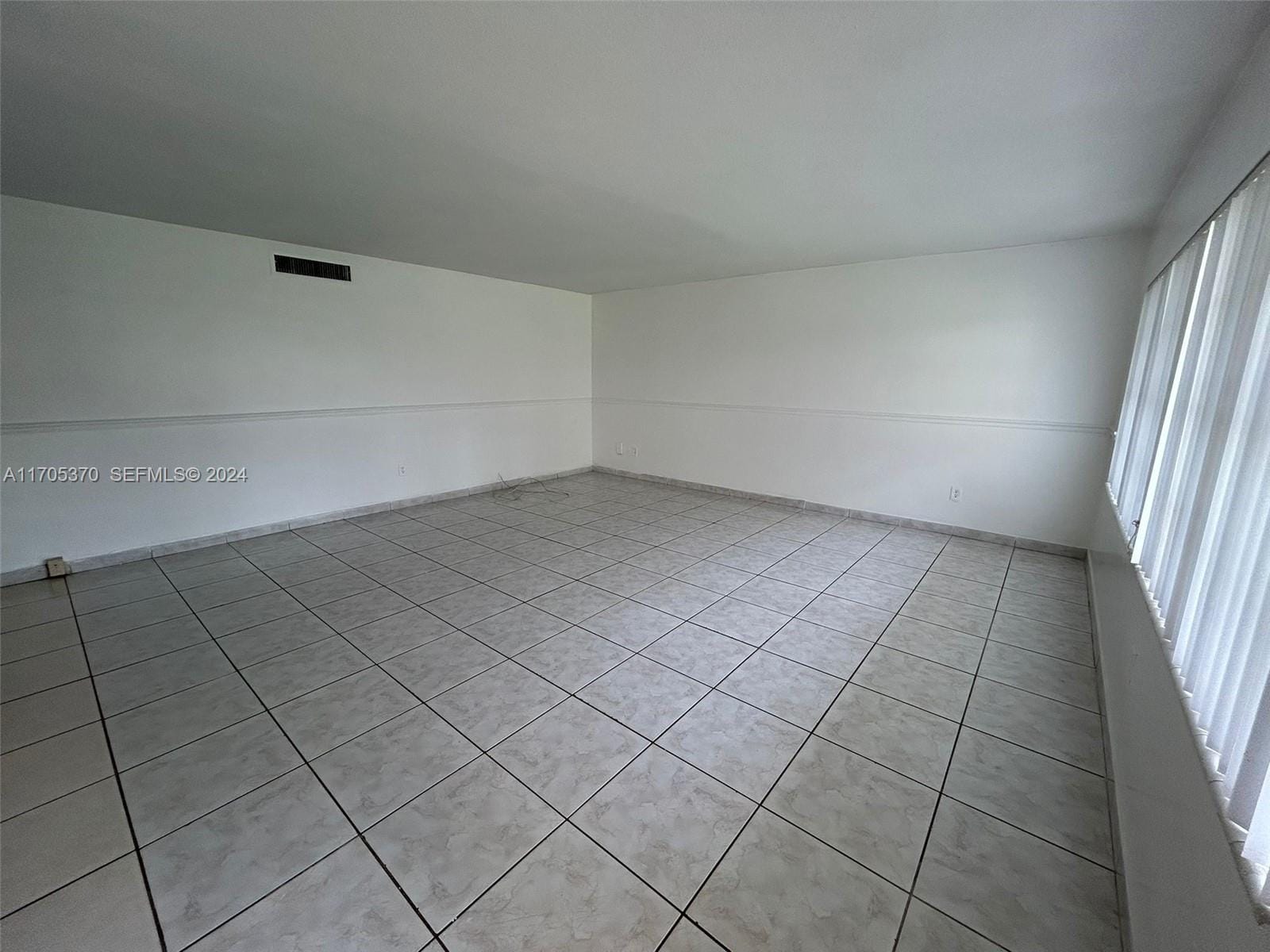 11855 NE 19th Drive 8 — photo 2