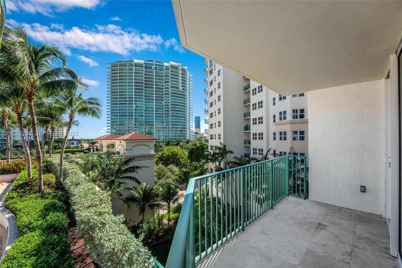 19900 E Country Club Drive 612, Aventura, FL 33180 photo 3