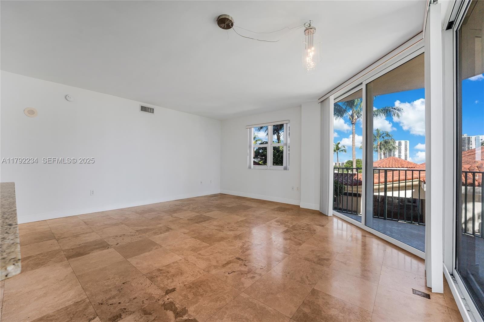 19900 E Country Club Drive 612, Aventura, FL 33180 photo 5