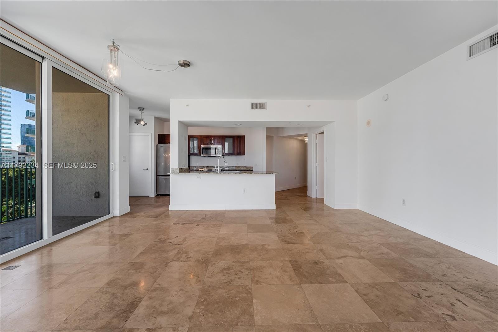 19900 E Country Club Drive 612, Aventura, FL 33180 photo 6