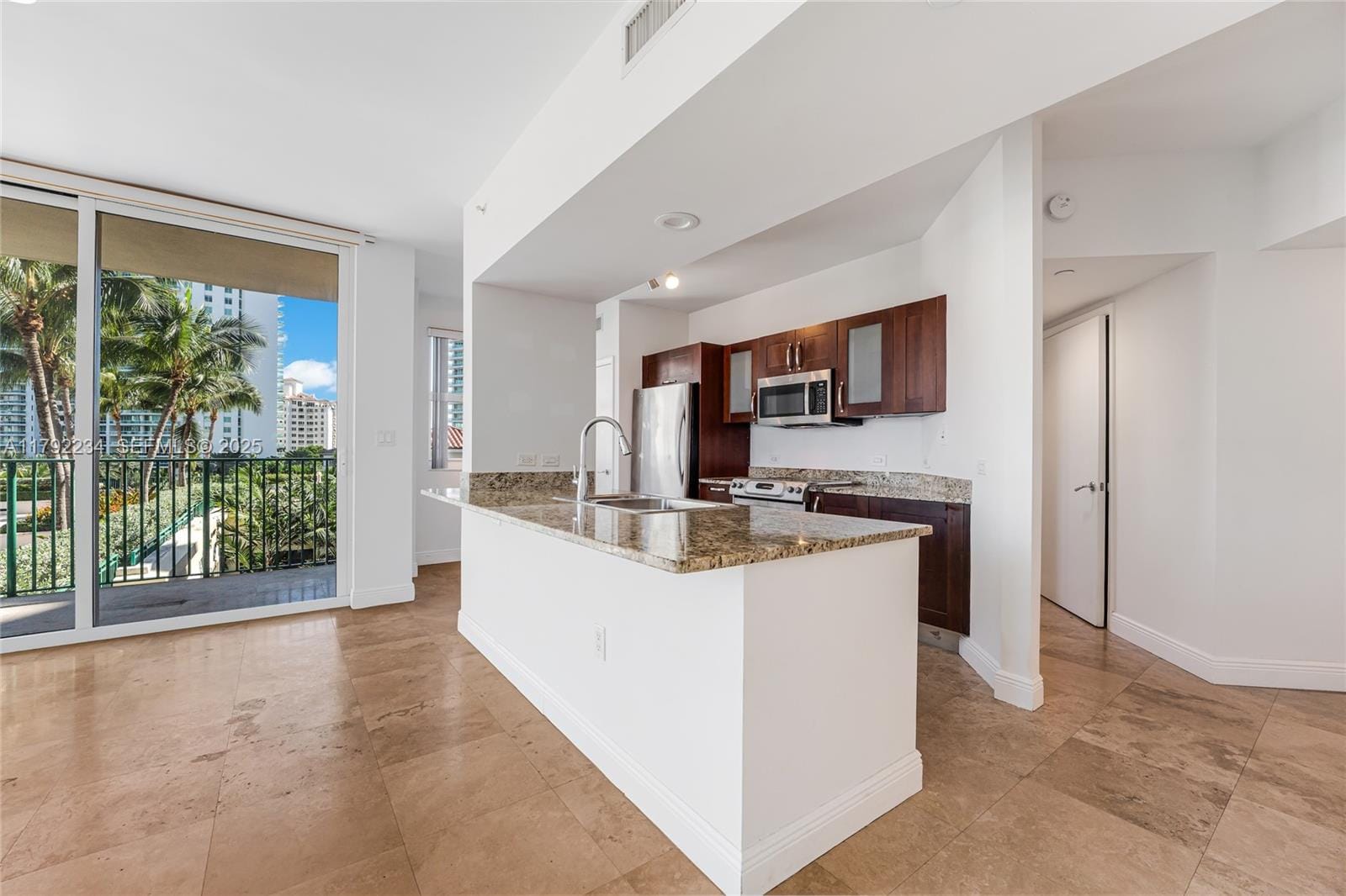 19900 E Country Club Drive 612, Aventura, FL 33180 photo 7