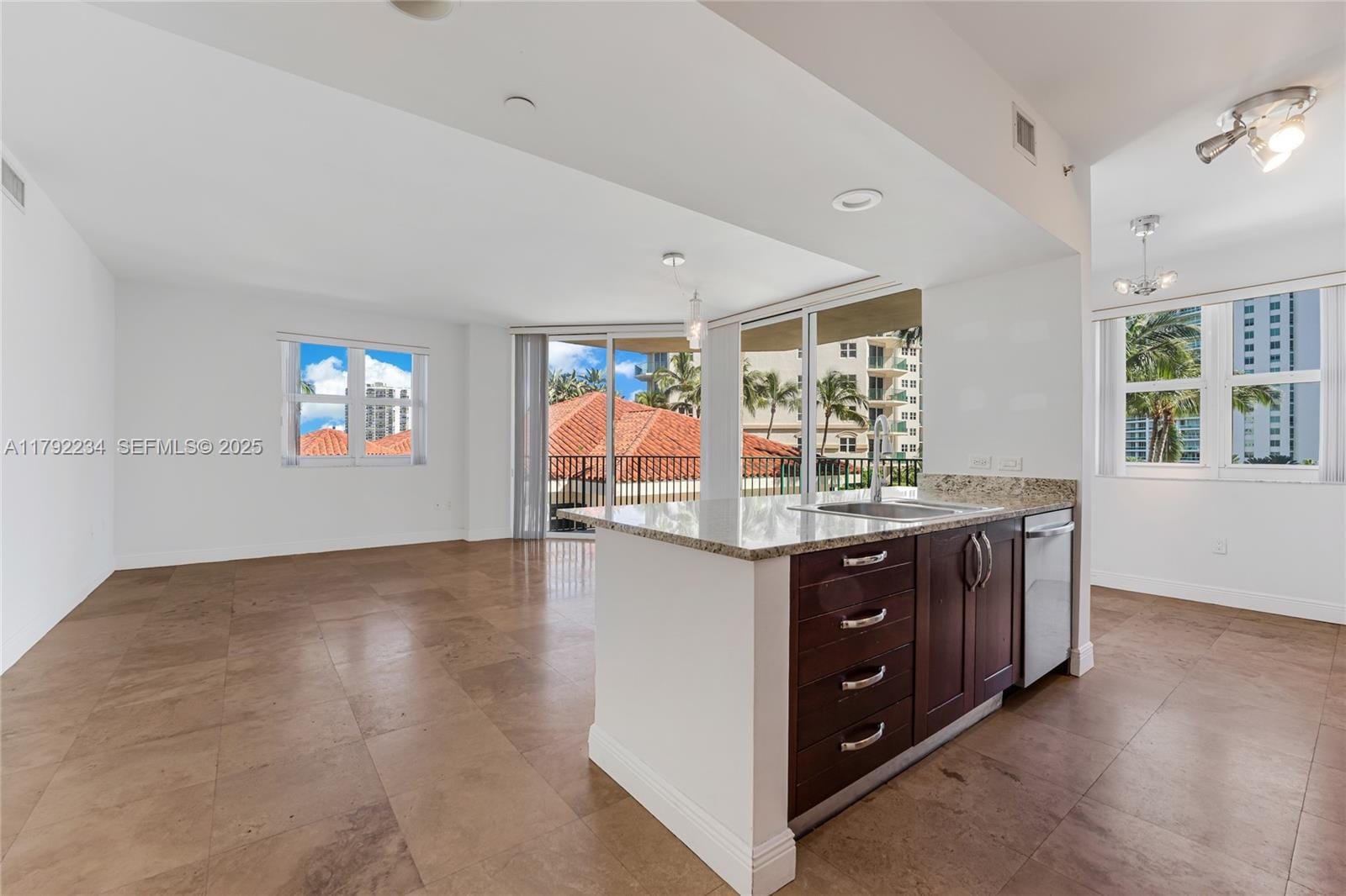 19900 E Country Club Drive 612, Aventura, FL 33180 photo 8