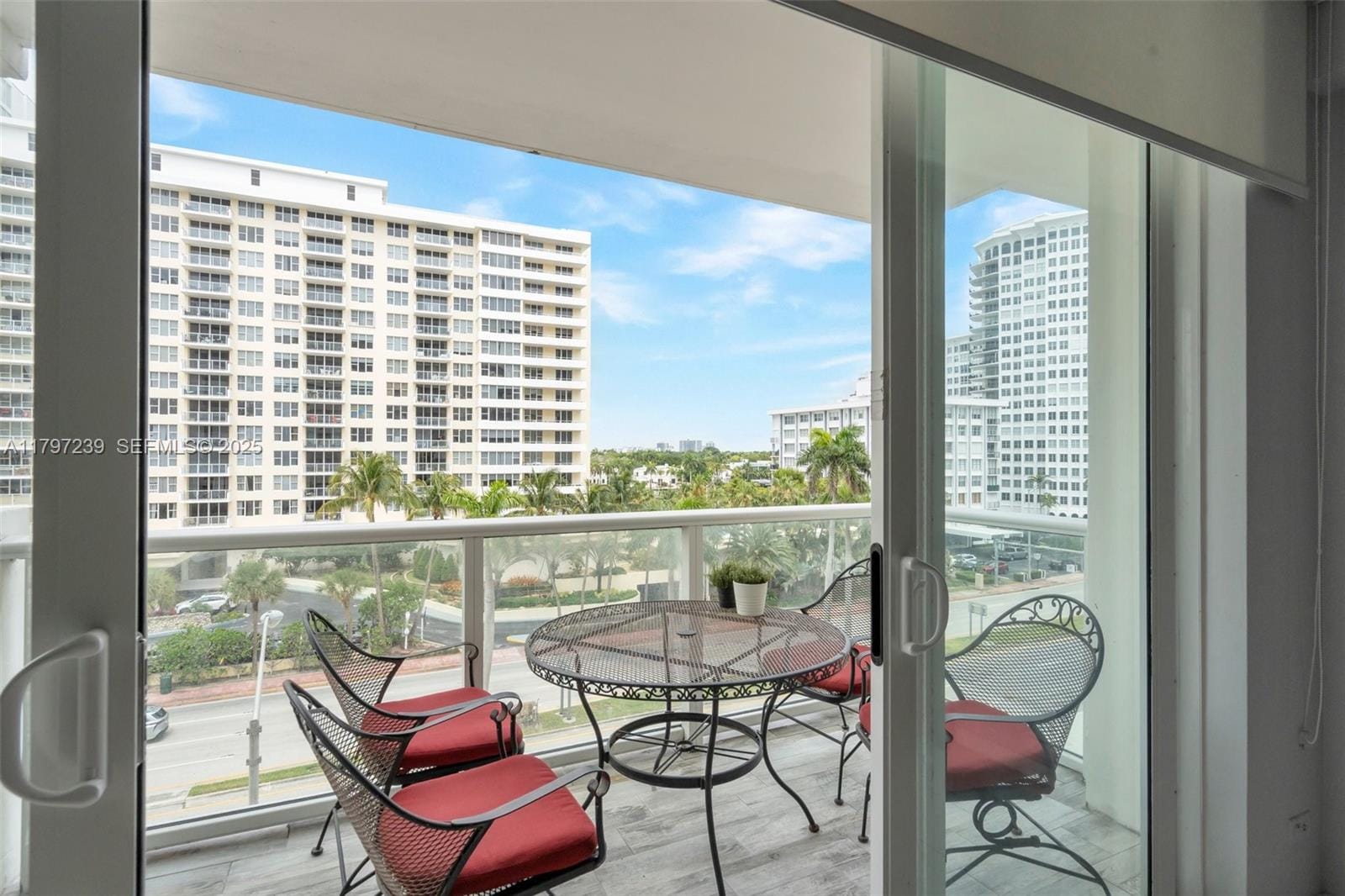 5601 Collins Avenue 615 — photo 2