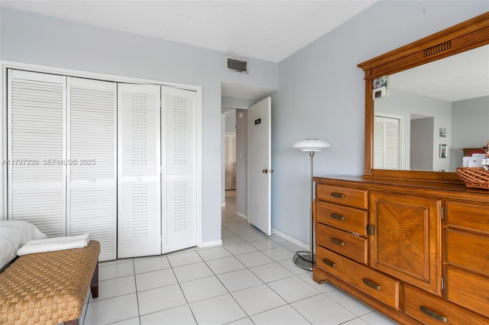 5601 Collins Avenue 615 — photo 11