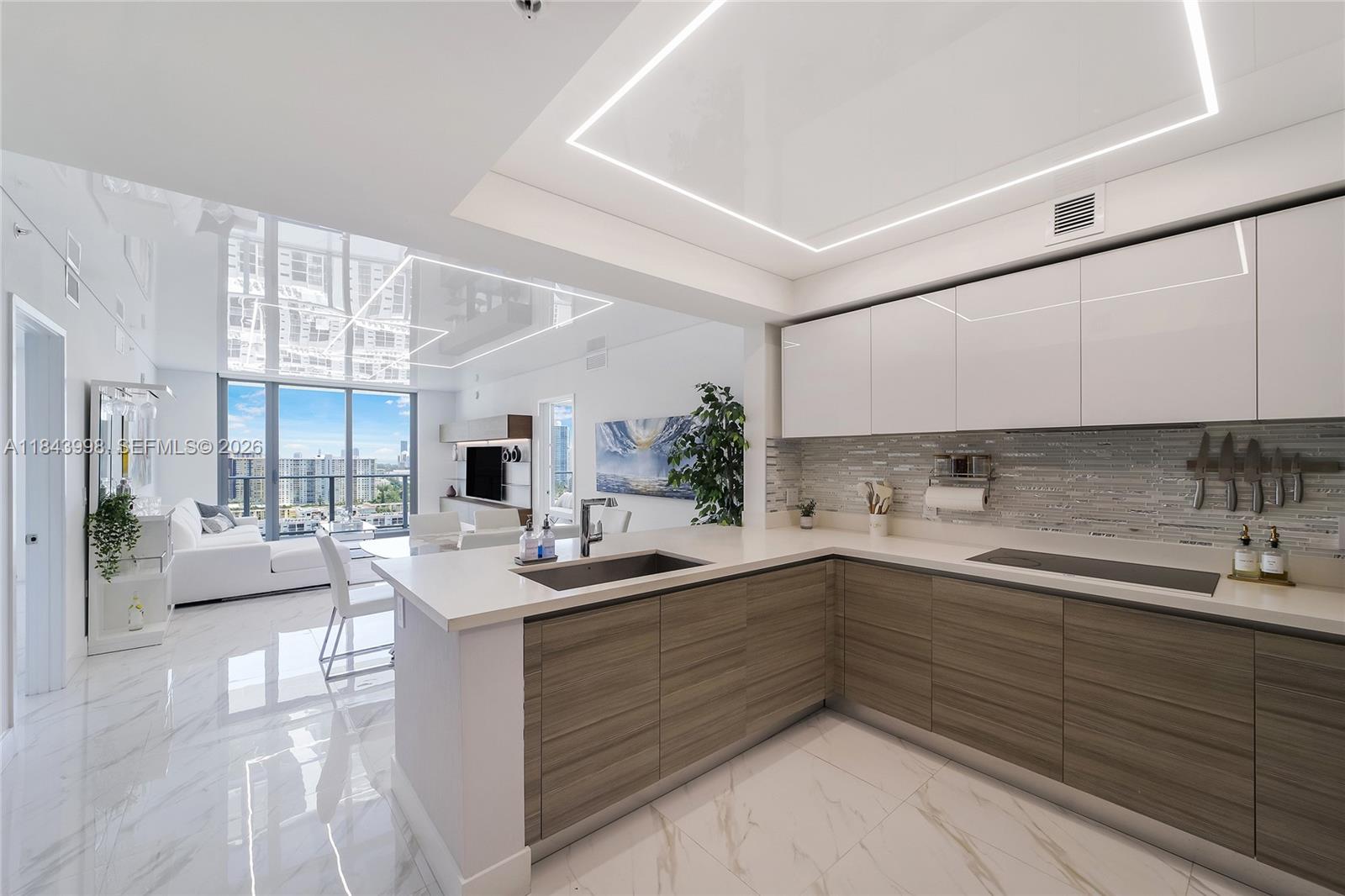 300 Sunny Isles Boulevard 42203 — photo 12
