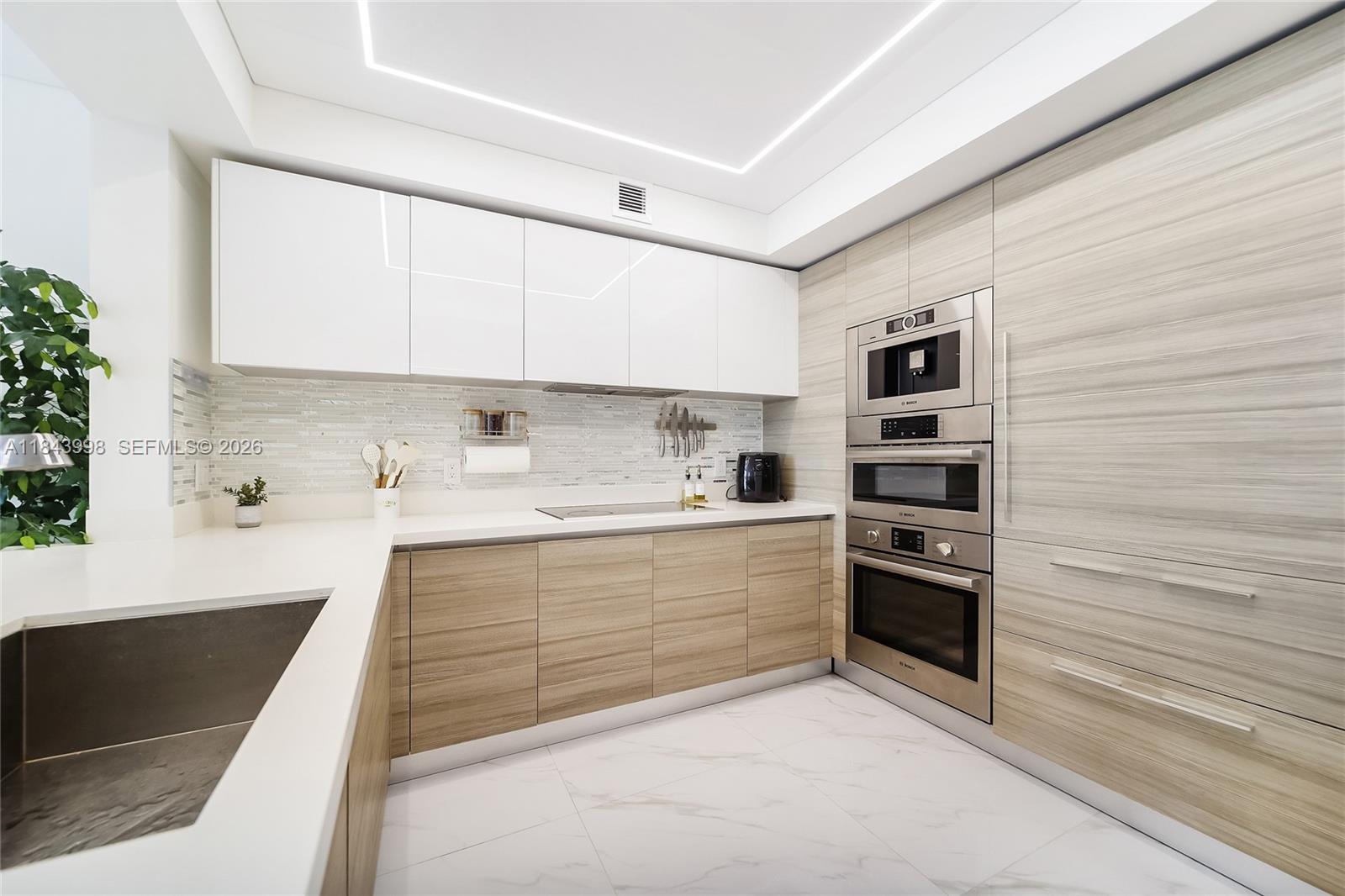 300 Sunny Isles Boulevard 42203, Sunny Isles Beach, FL 33160 photo 14