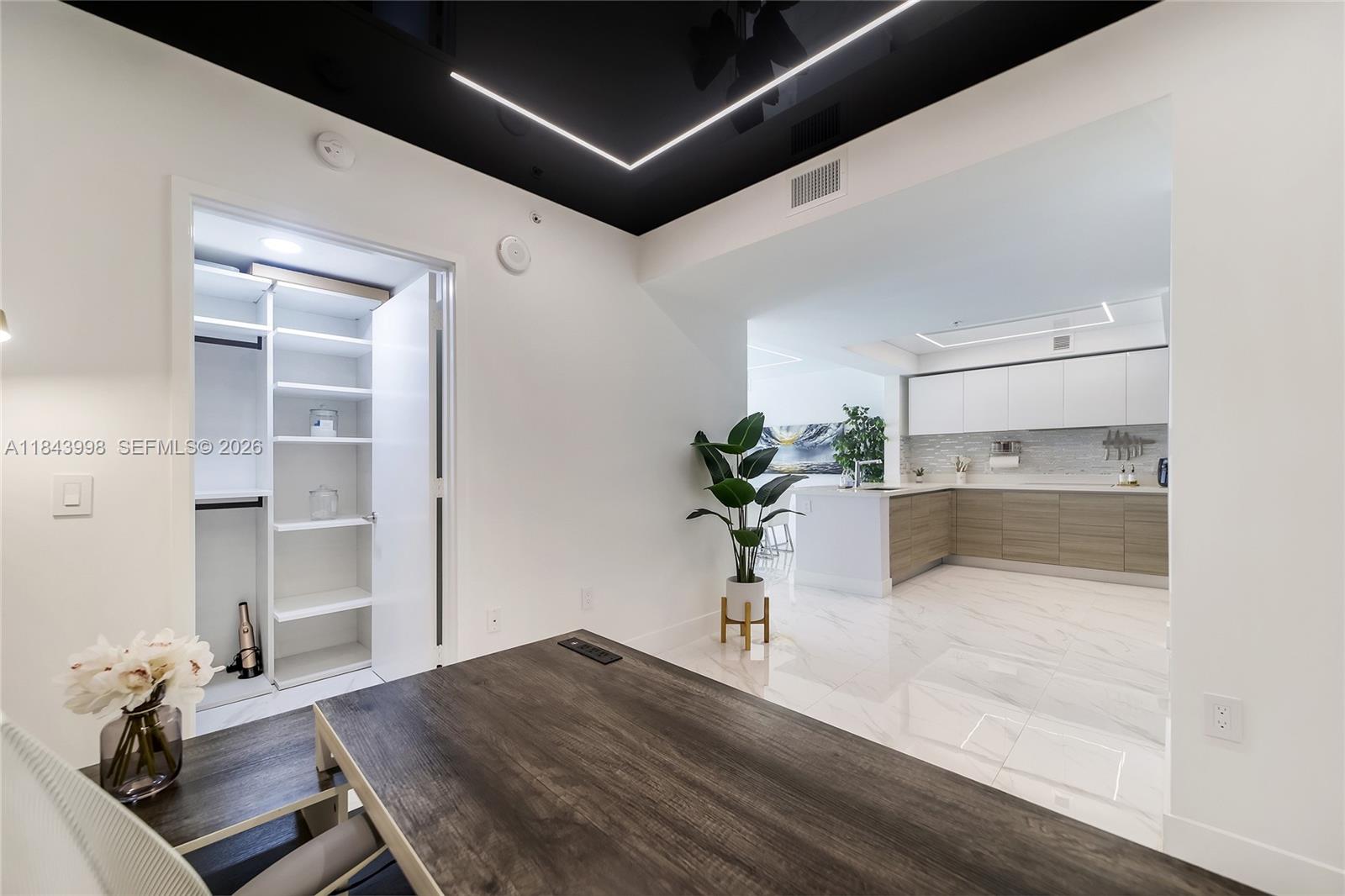 300 Sunny Isles Boulevard 42203, Sunny Isles Beach, FL 33160 photo 18
