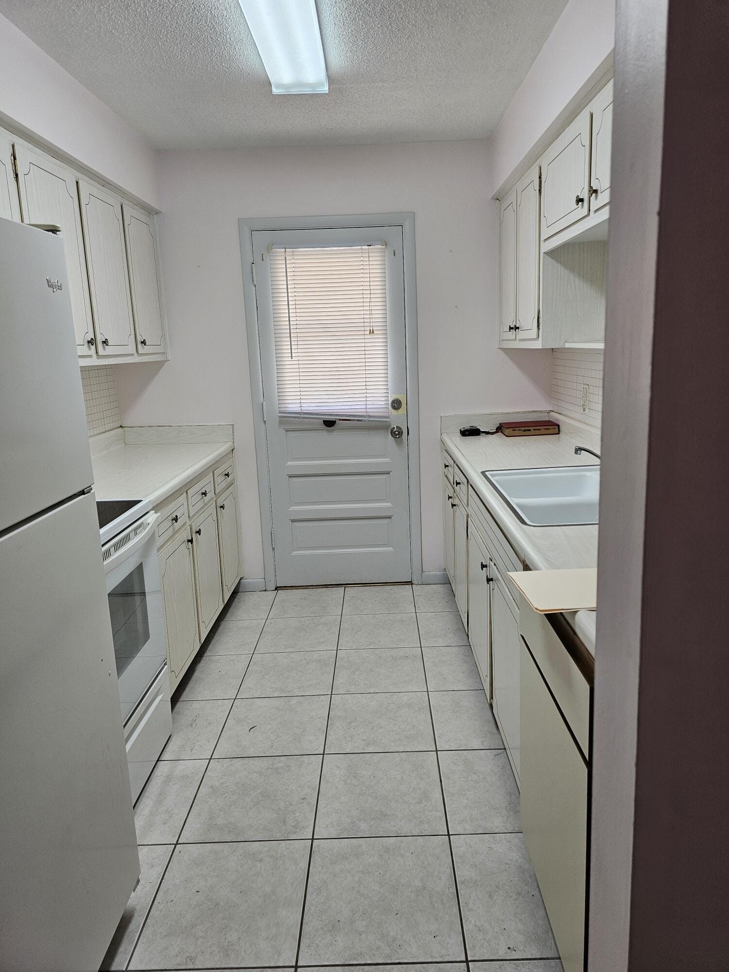 2348 Shelley Street 1 — photo 8