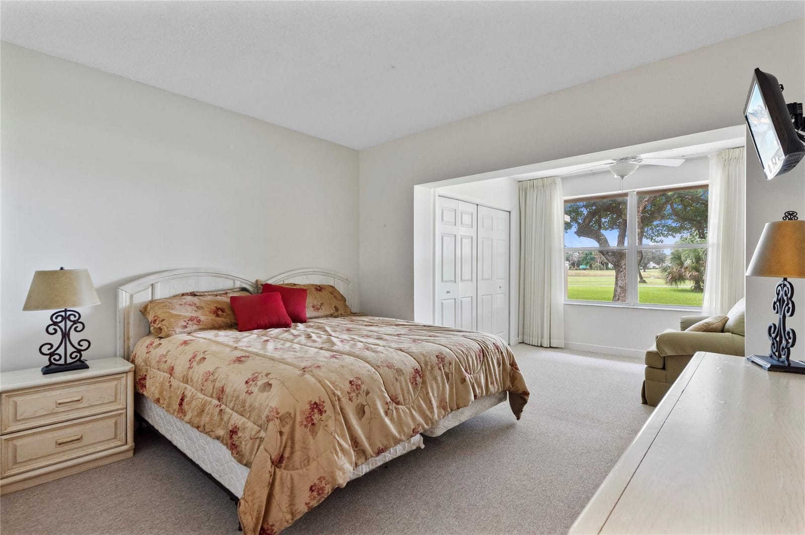 3753 Oaks Clubhouse Drive 3753, Pompano Beach, FL 33069 photo 15
