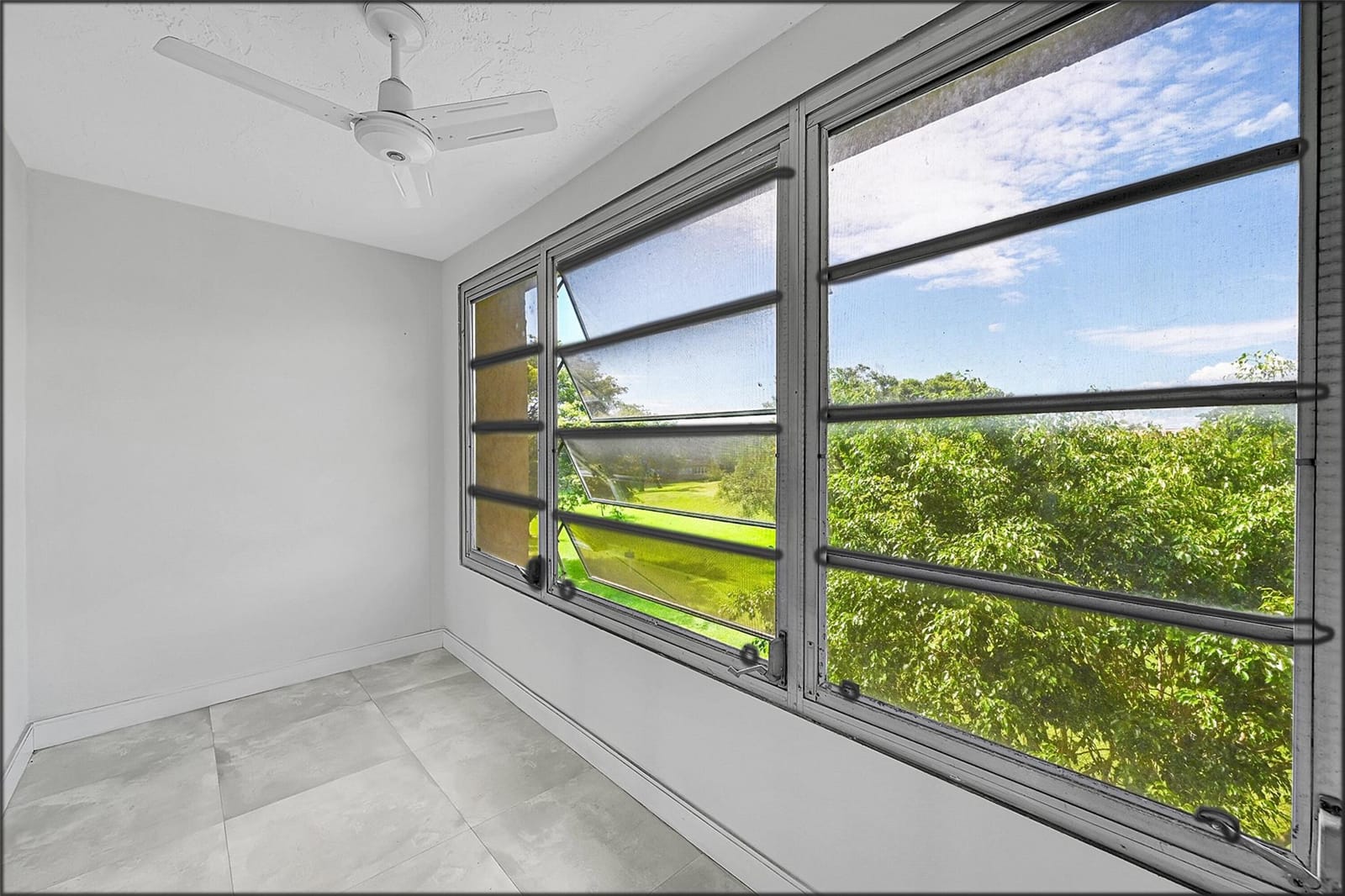 9761 Sunrise Lakes Boulevard 301, Sunrise, FL 33322 photo 13