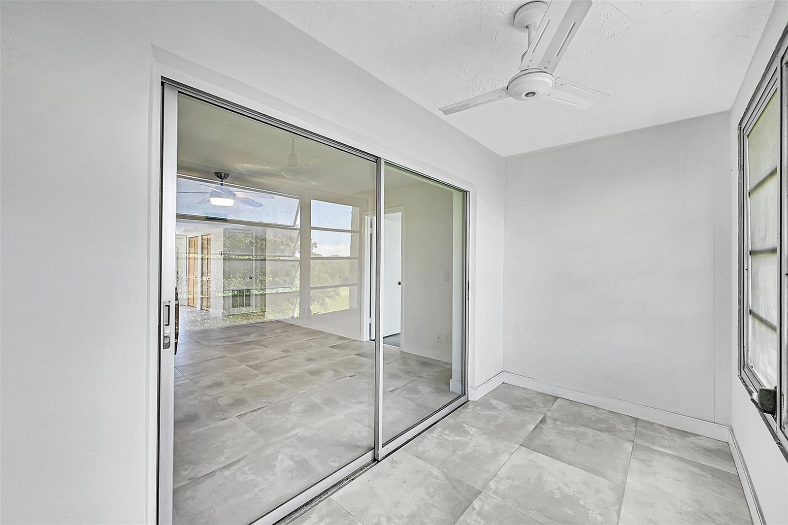 9761 Sunrise Lakes Boulevard 301, Sunrise, FL 33322 photo 15
