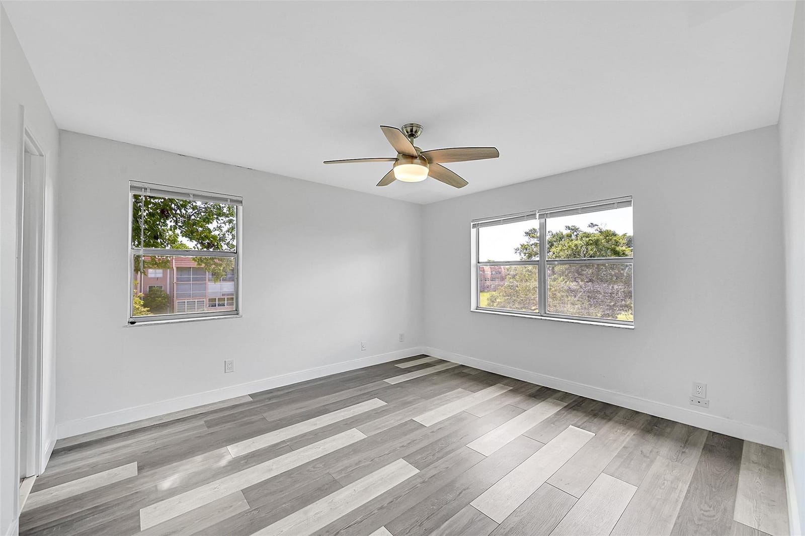 9761 Sunrise Lakes Boulevard 301 — photo 7