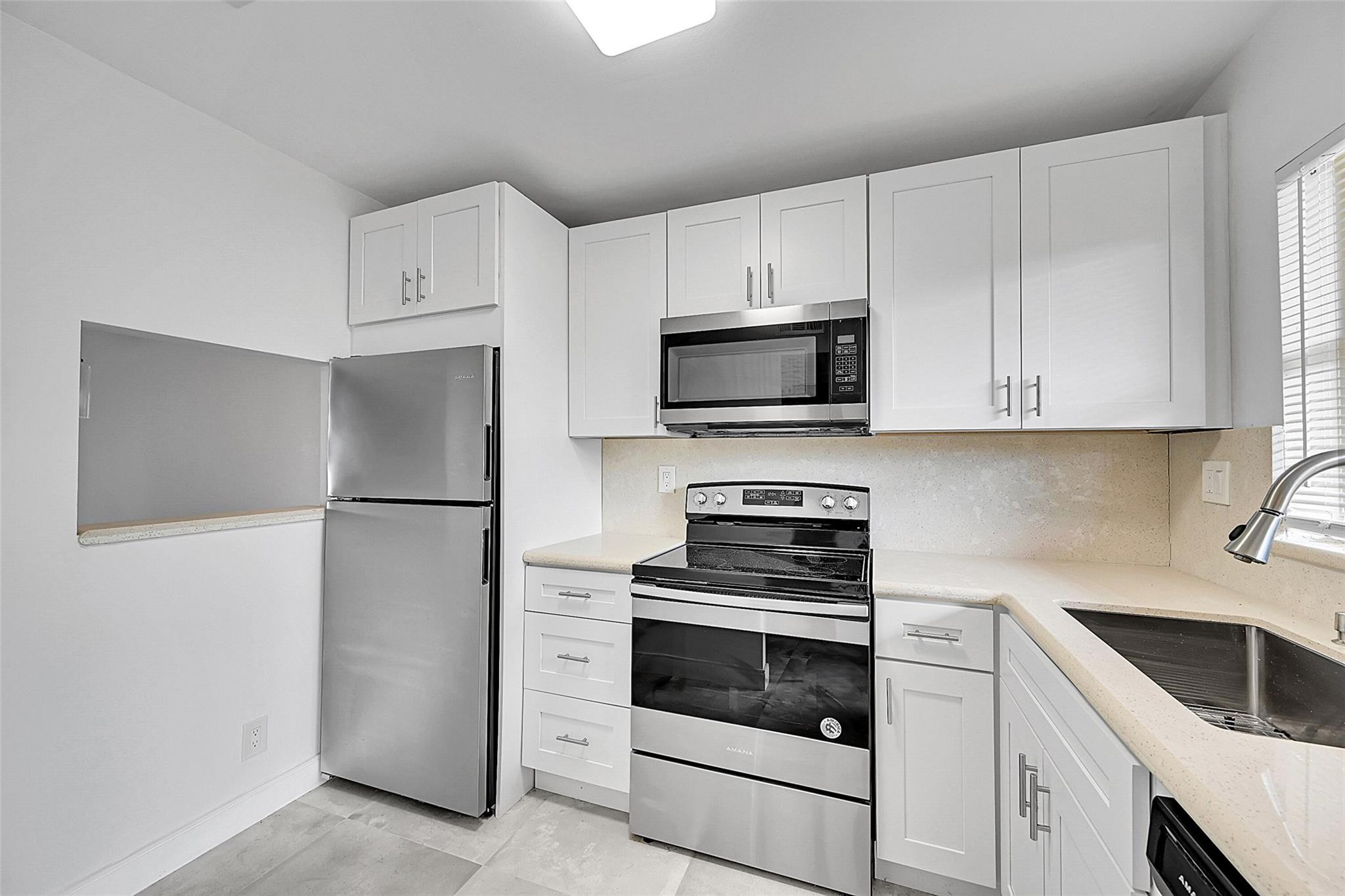 9761 Sunrise Lakes Boulevard 301, Sunrise, FL 33322, Sunrise