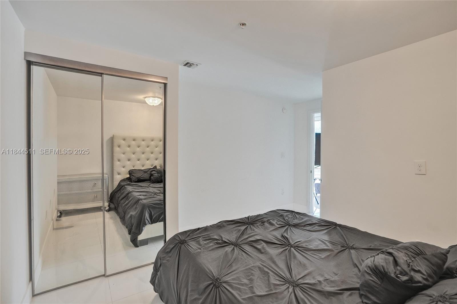 92 SW 3rd Street 905, Miami, FL 33130 photo 13