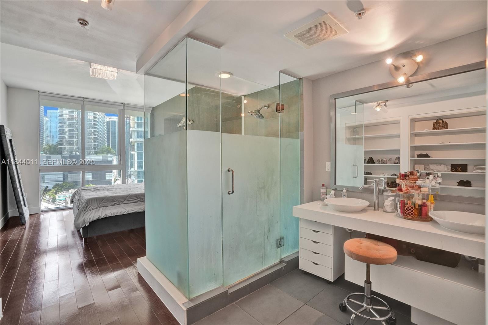92 SW 3rd Street 905, Miami, FL 33130 photo 23