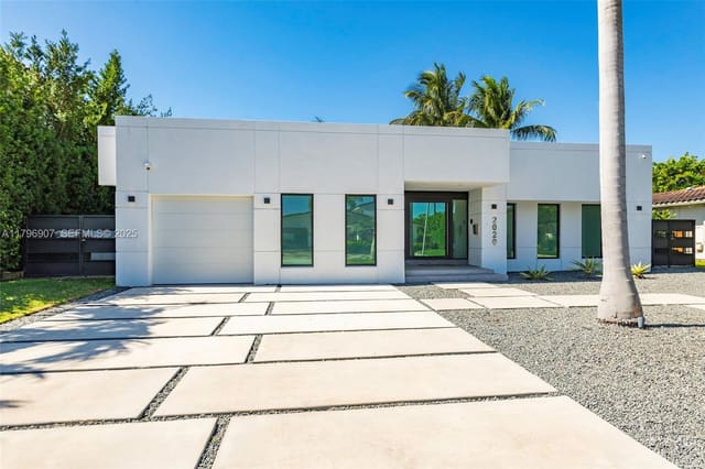 2020 NE 121st Road, North Miami, FL 33181