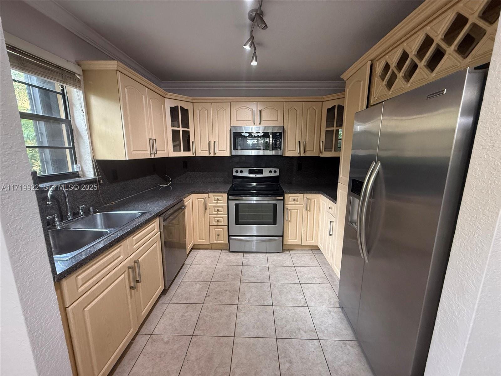 1481 W 41st Street 115, Hialeah, FL 33012 photo 6