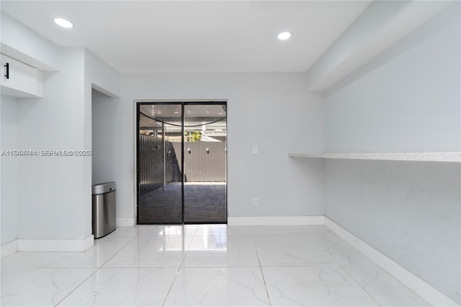 5431 W 22nd Court 107 — photo 7