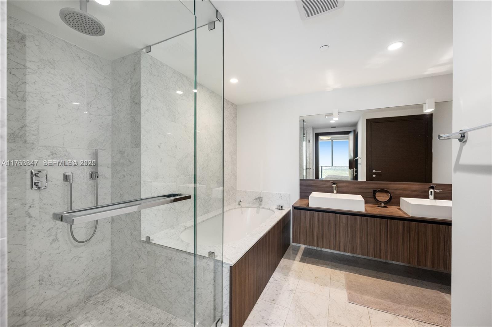 1000 Brickell Plaza 4110, Miami, FL 33131 photo 14