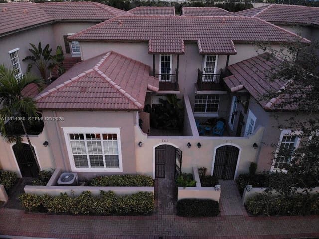 903 SW 146th Terrace 0, Pembroke Pines, FL 33027