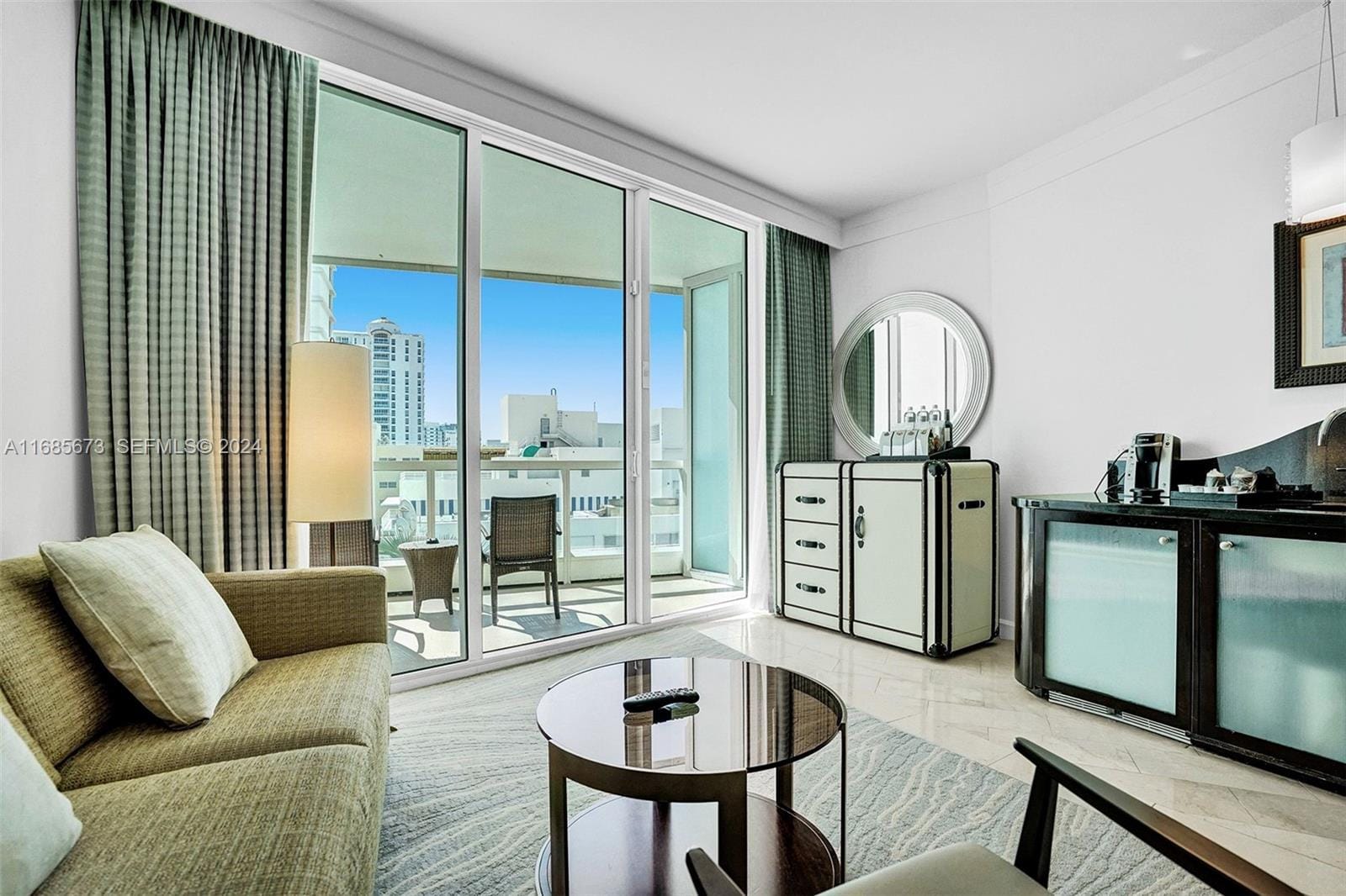 4391 Collins Avenue 915 — photo 3