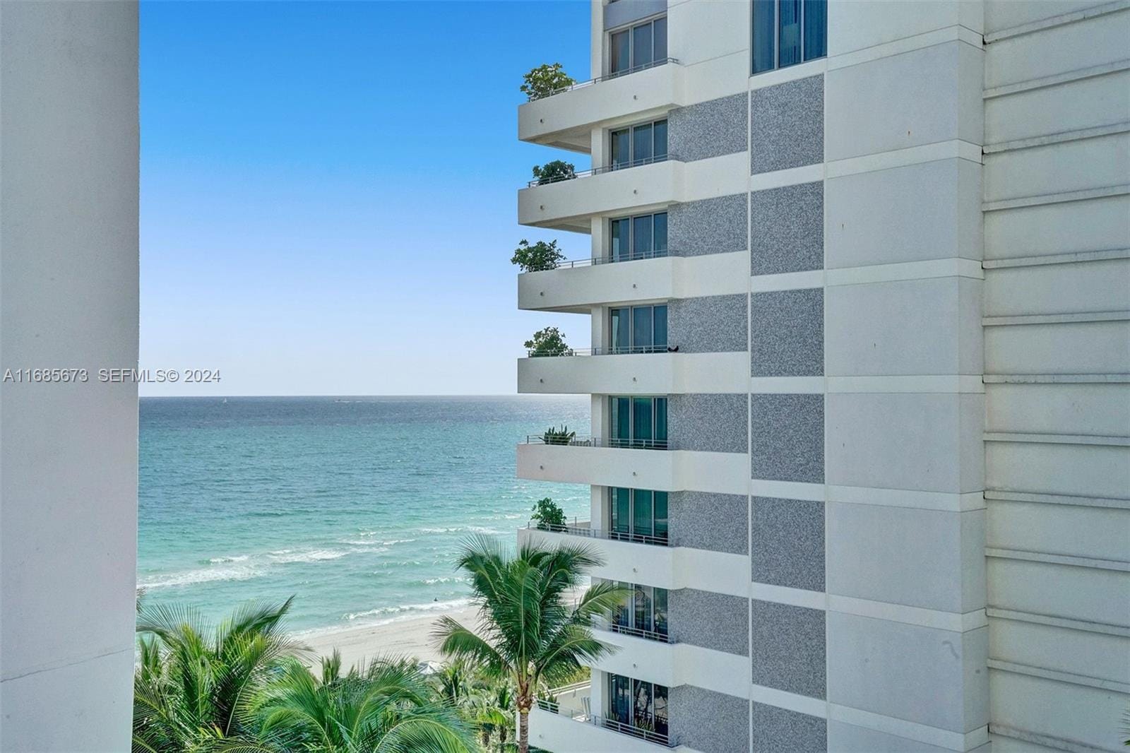 4391 Collins Avenue 915 — photo 4