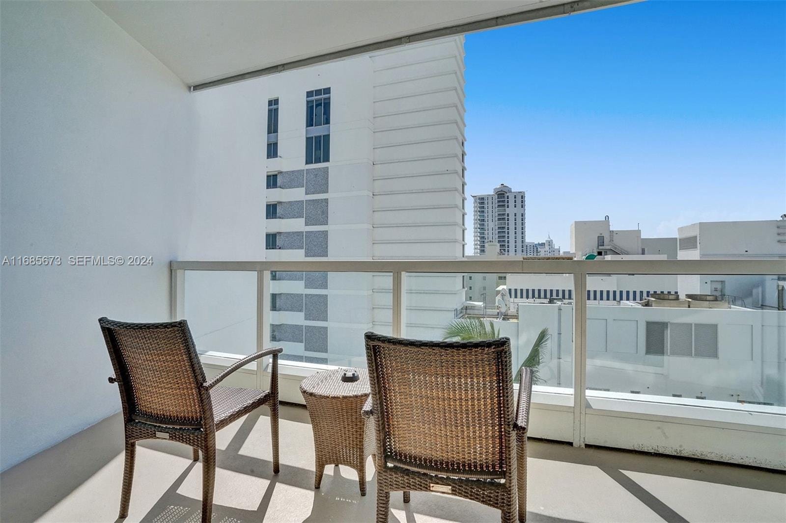4391 Collins Avenue 915 — photo 7