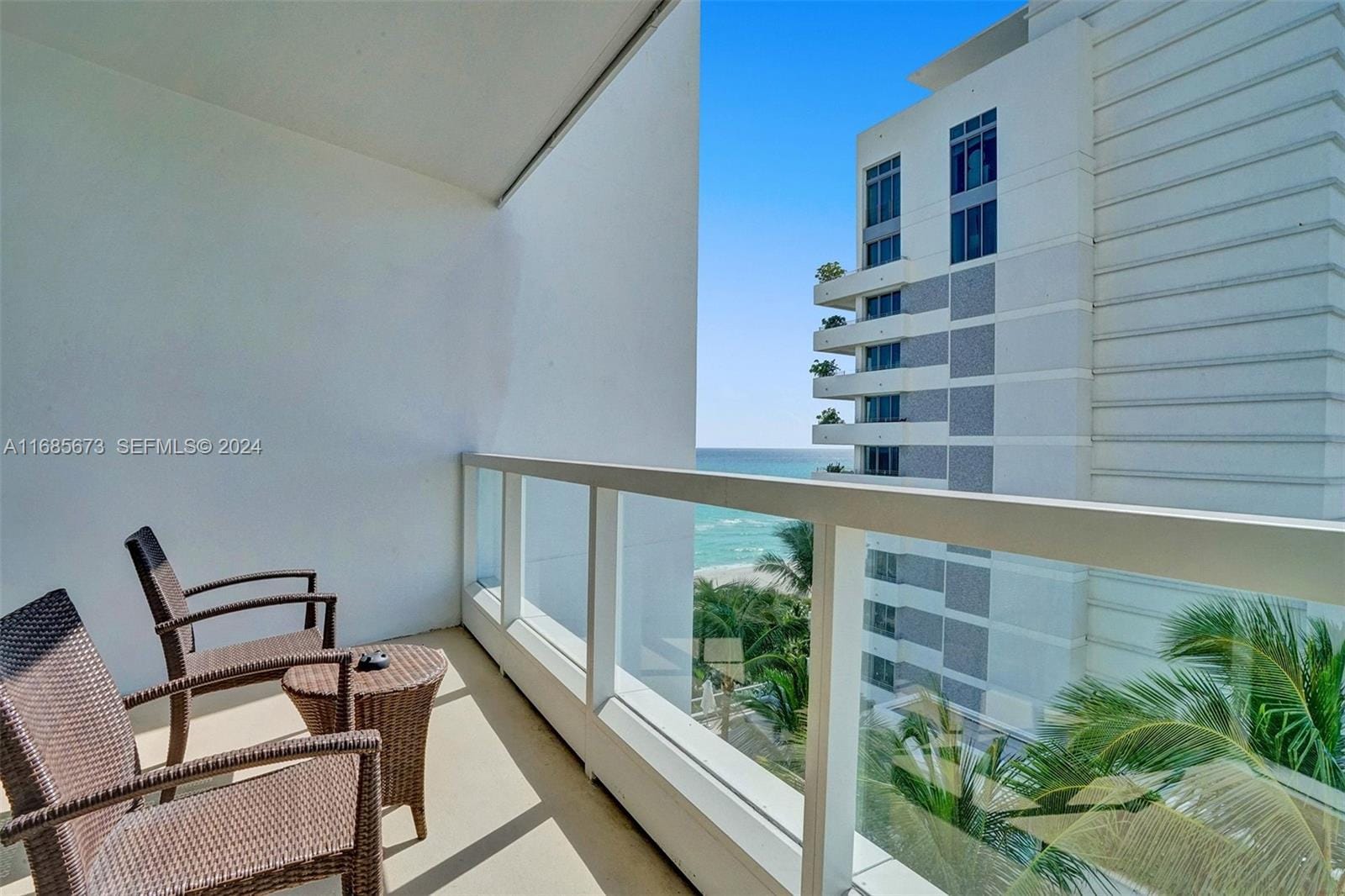4391 Collins Avenue 915 — photo 8