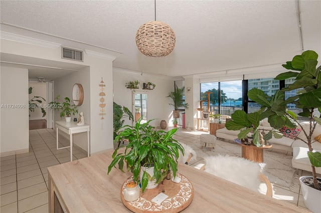 600 NE 36th Street 304, Miami, FL 33137