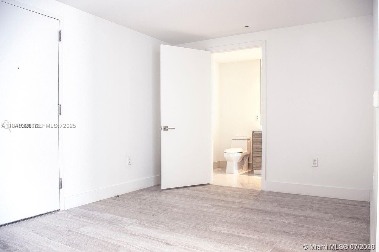 121 NE 34th Street 806, Miami, FL 33137 photo 11