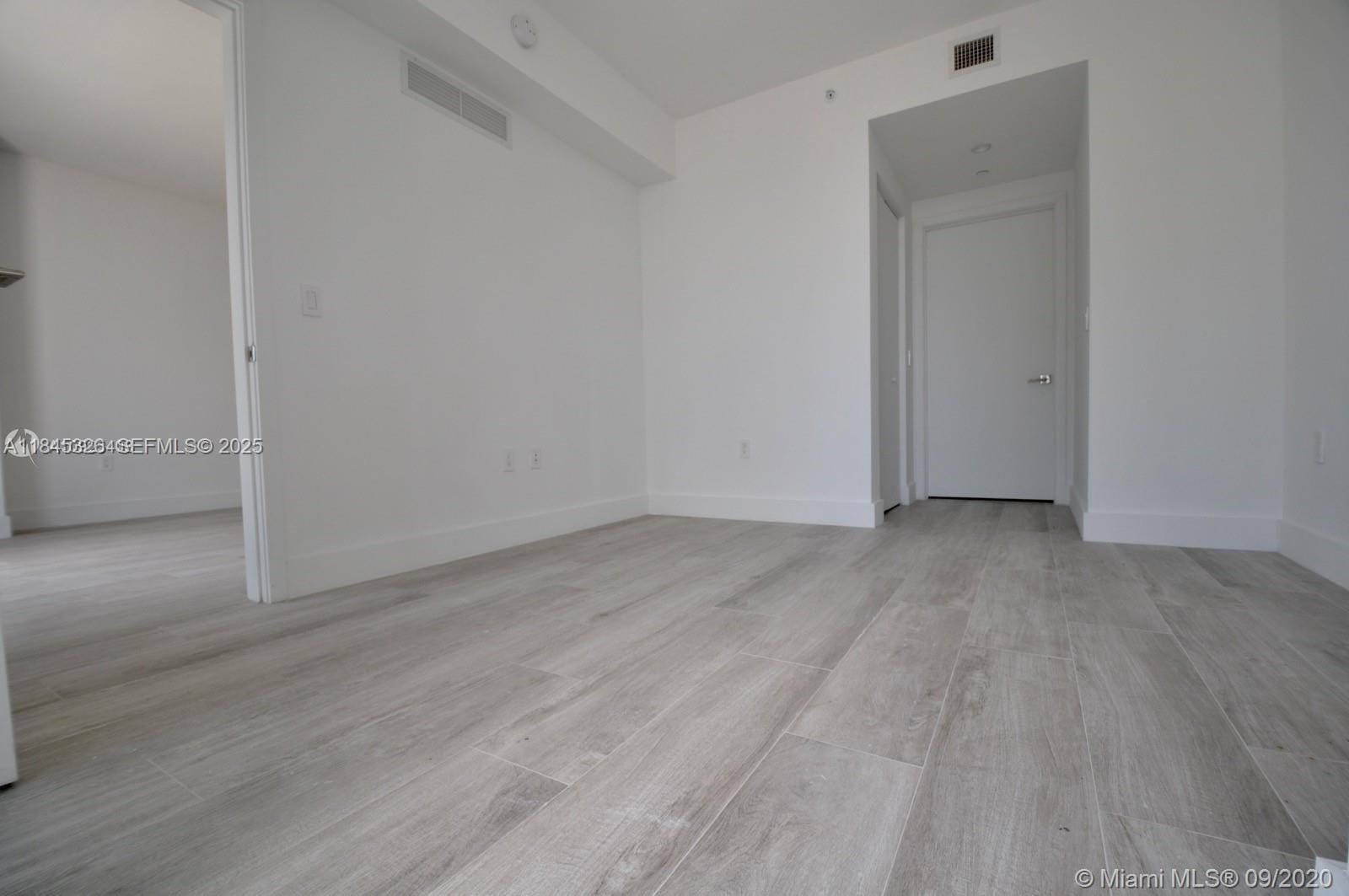 121 NE 34th Street 806, Miami, FL 33137 photo 12
