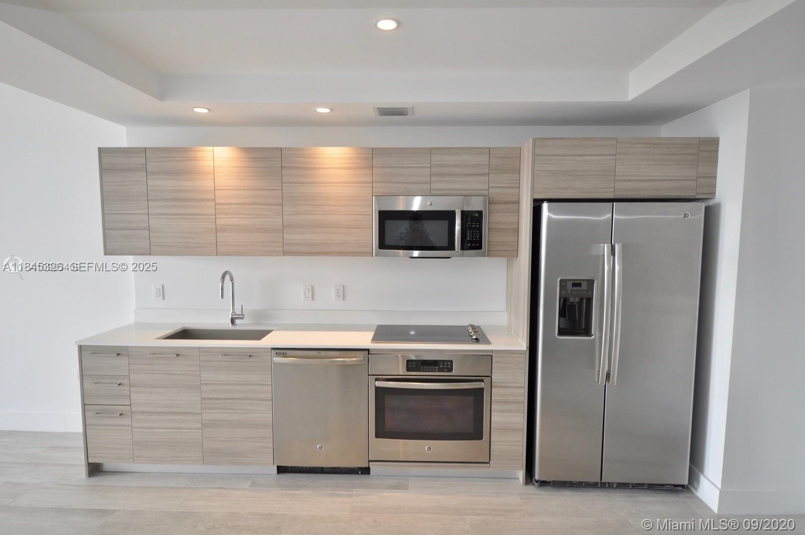 121 NE 34th Street 806, Miami, FL 33137 photo 3