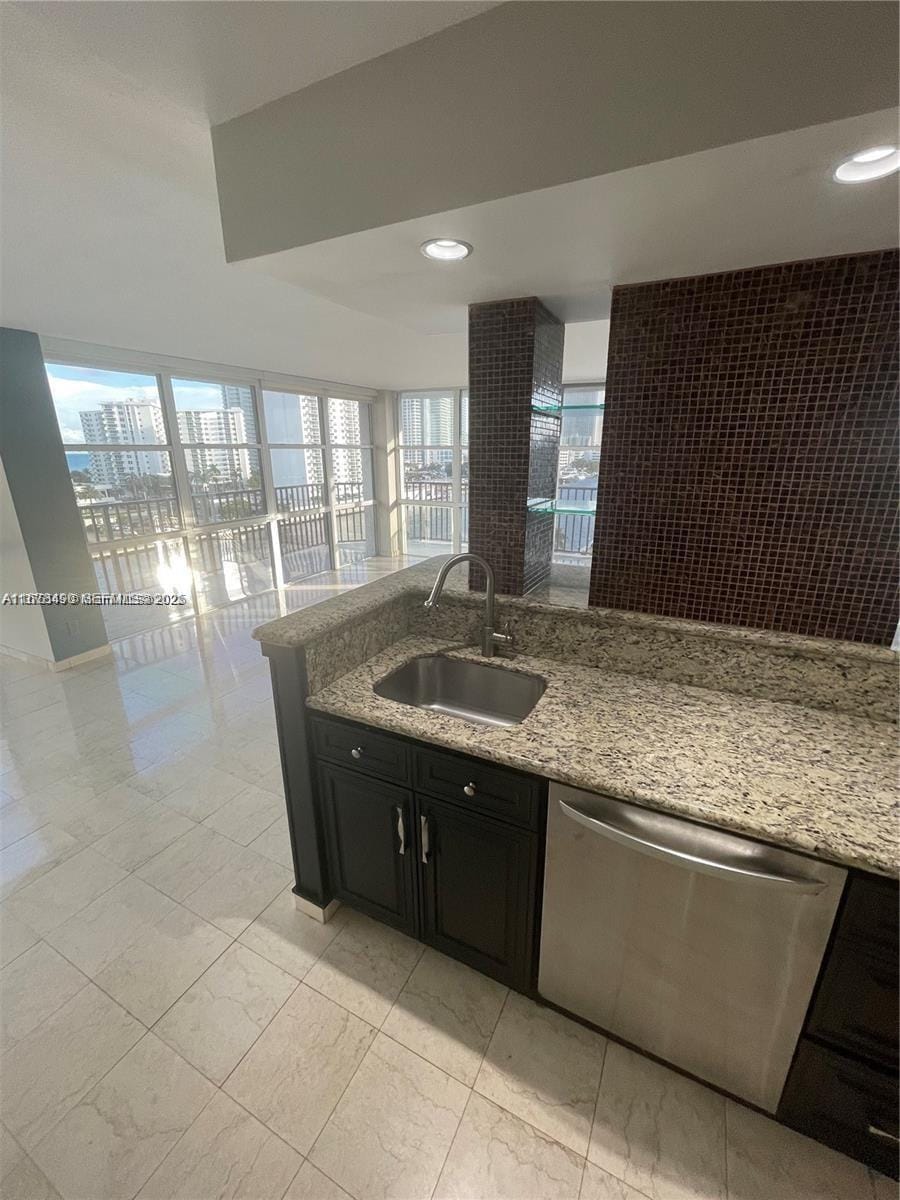 1000 Parkview Drive 920 — photo 7