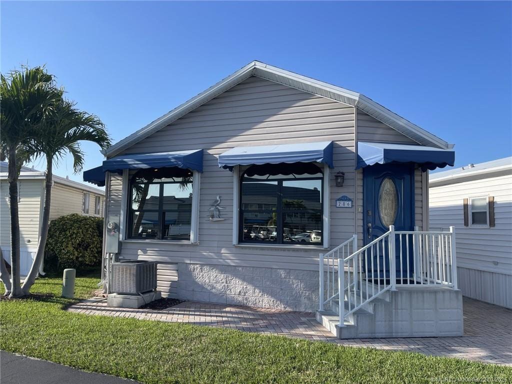 286 Nettles Boulevard