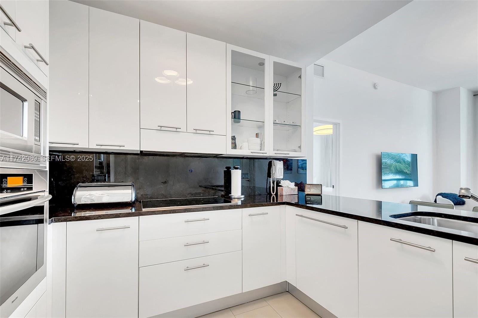 6799 Collins Avenue 312 — photo 3