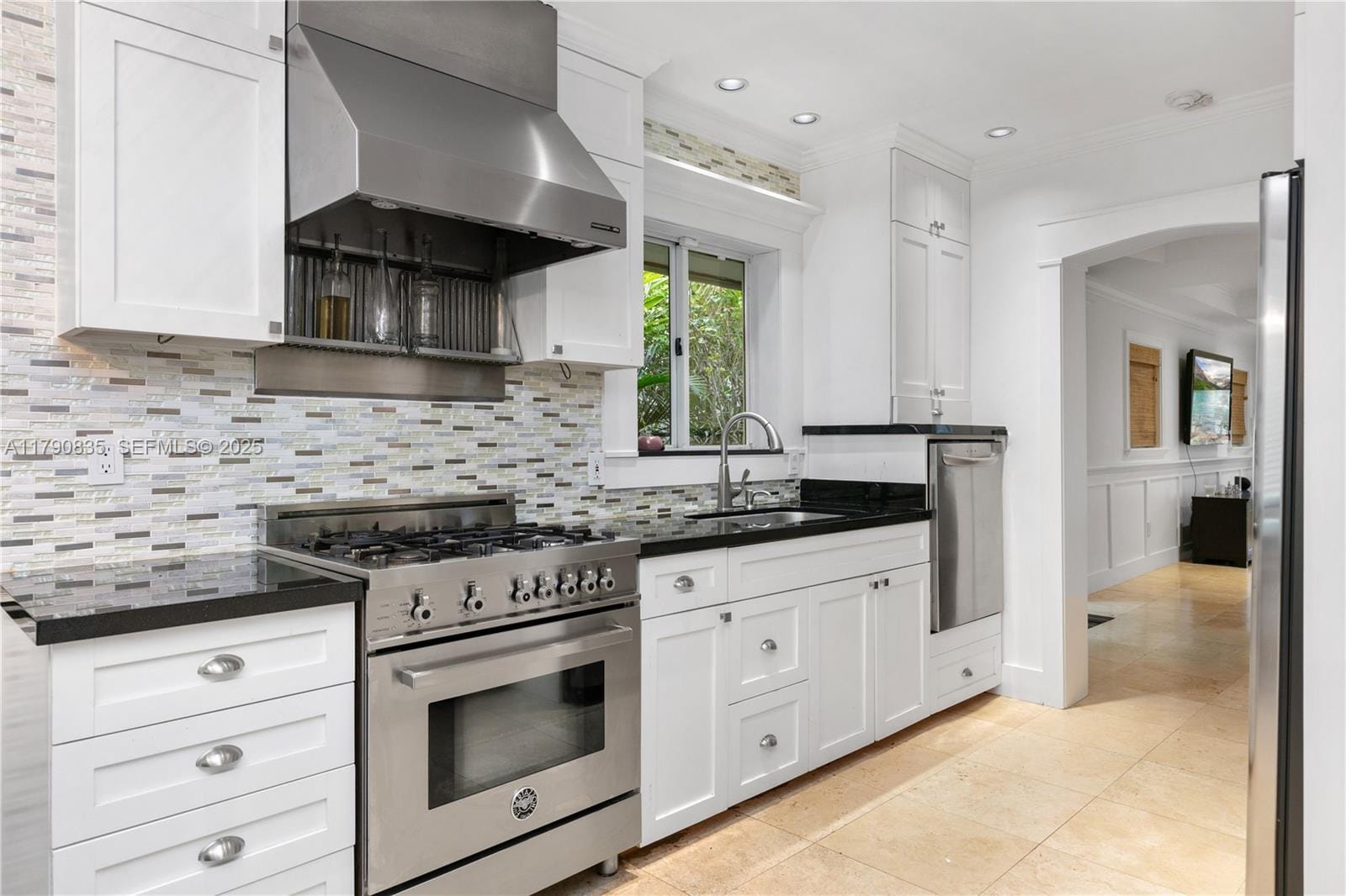 1075 NE 89th Street, Miami, FL 33138 photo 9