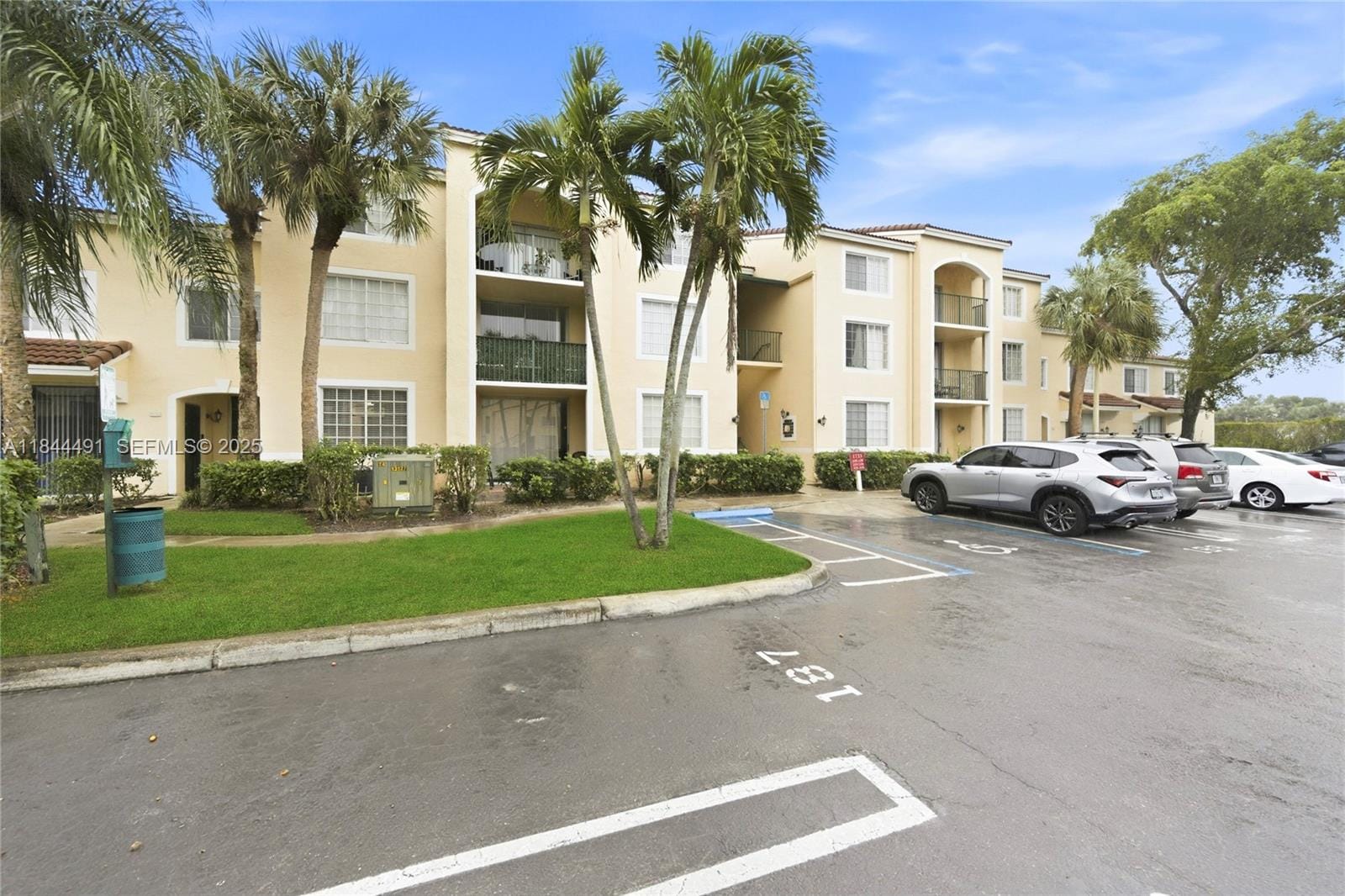 1733 Village Boulevard 108, West Palm Beach, FL 33409 photo 14
