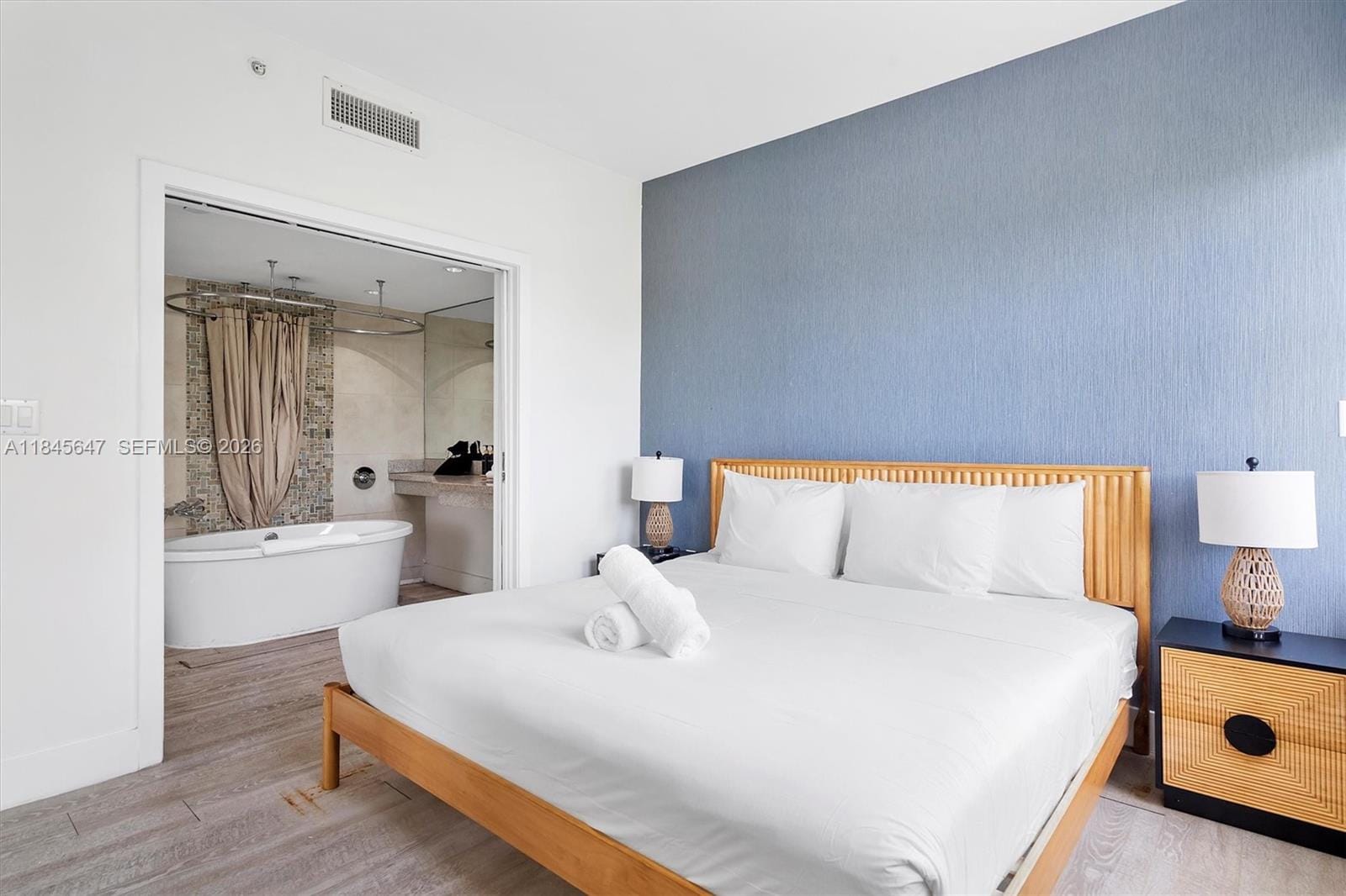 1060 Ocean Drive D303 — photo 3