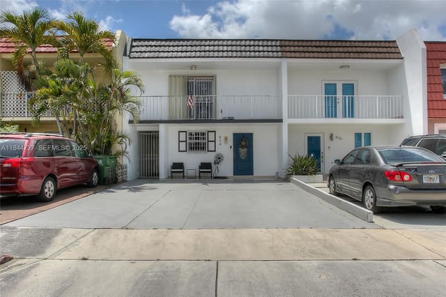 834 W 80th Place, sold in Bradley Estates, Hialeah, FL