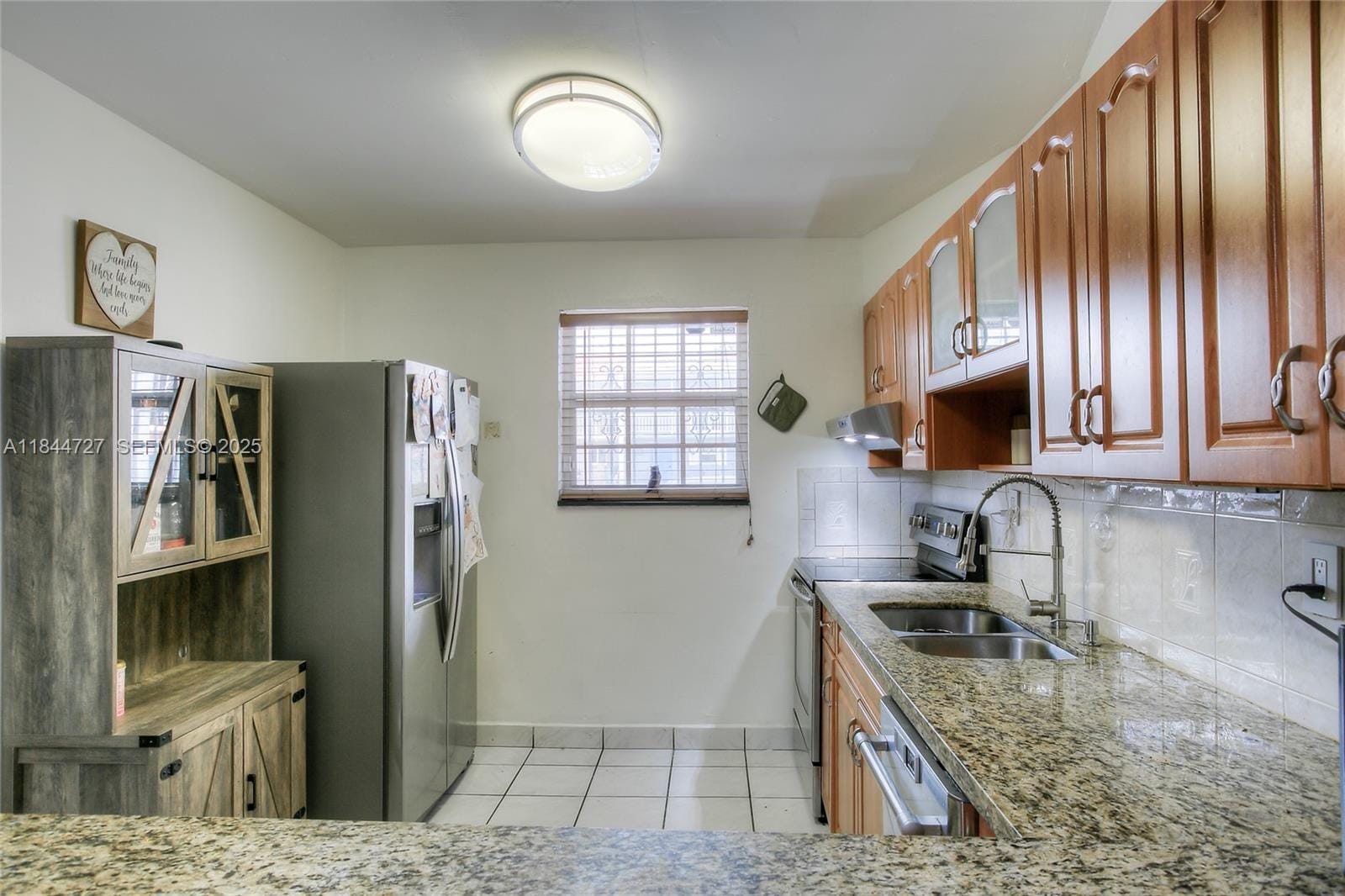 834 W 80th Place, Hialeah, FL 33014 photo 4